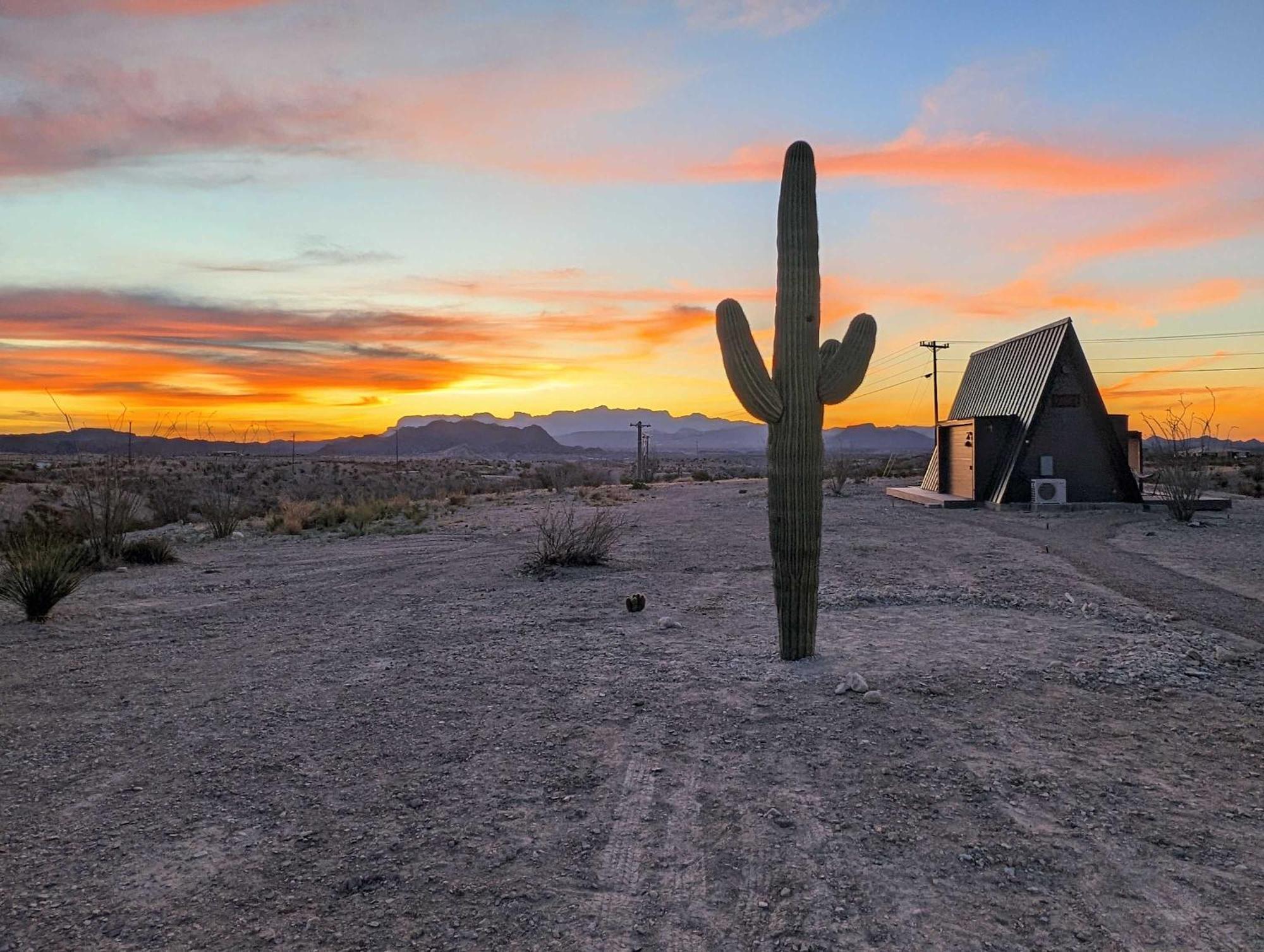 Stardust Luxury Cottage With Loft & A Great View Terlingua Eksteriør billede